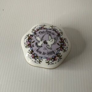 Vintage 1983 Franklin Porcelain Songs of Love Music Box Collection Our LoveWORKS